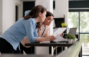 בדיקת עובדים