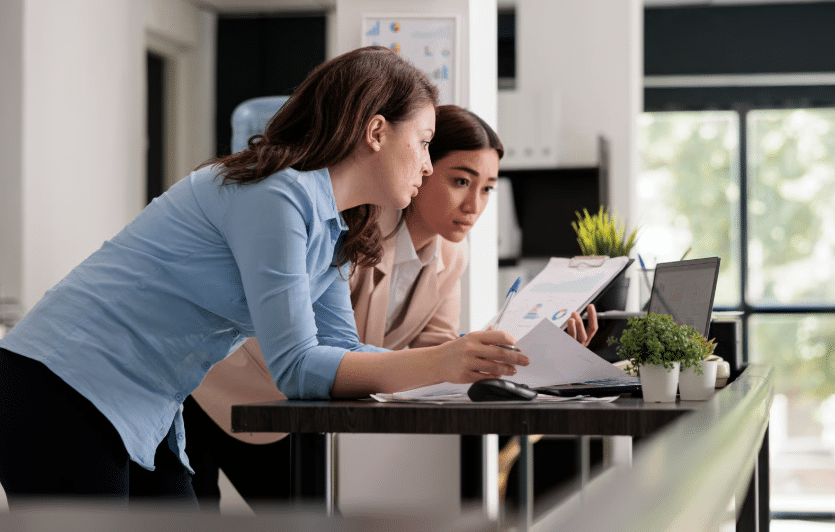 בדיקת עובדים